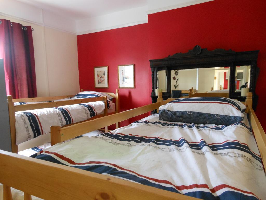 Loughcrew Megalithic Hostel Millbrook Room photo